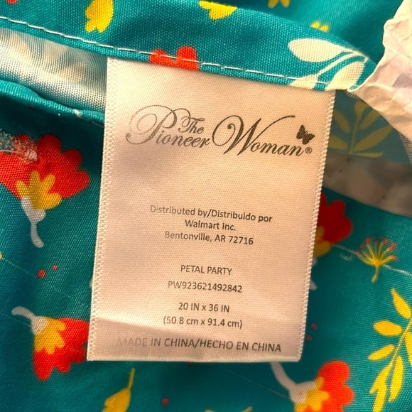 The Pioneer Woman Petal Party Floral Patchwork 2 Pc. Sham Pillowcase Set 20x36 - Picture 5 of 7